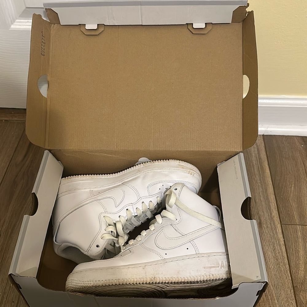 Nike Hightop Air forces. Women’s size 8